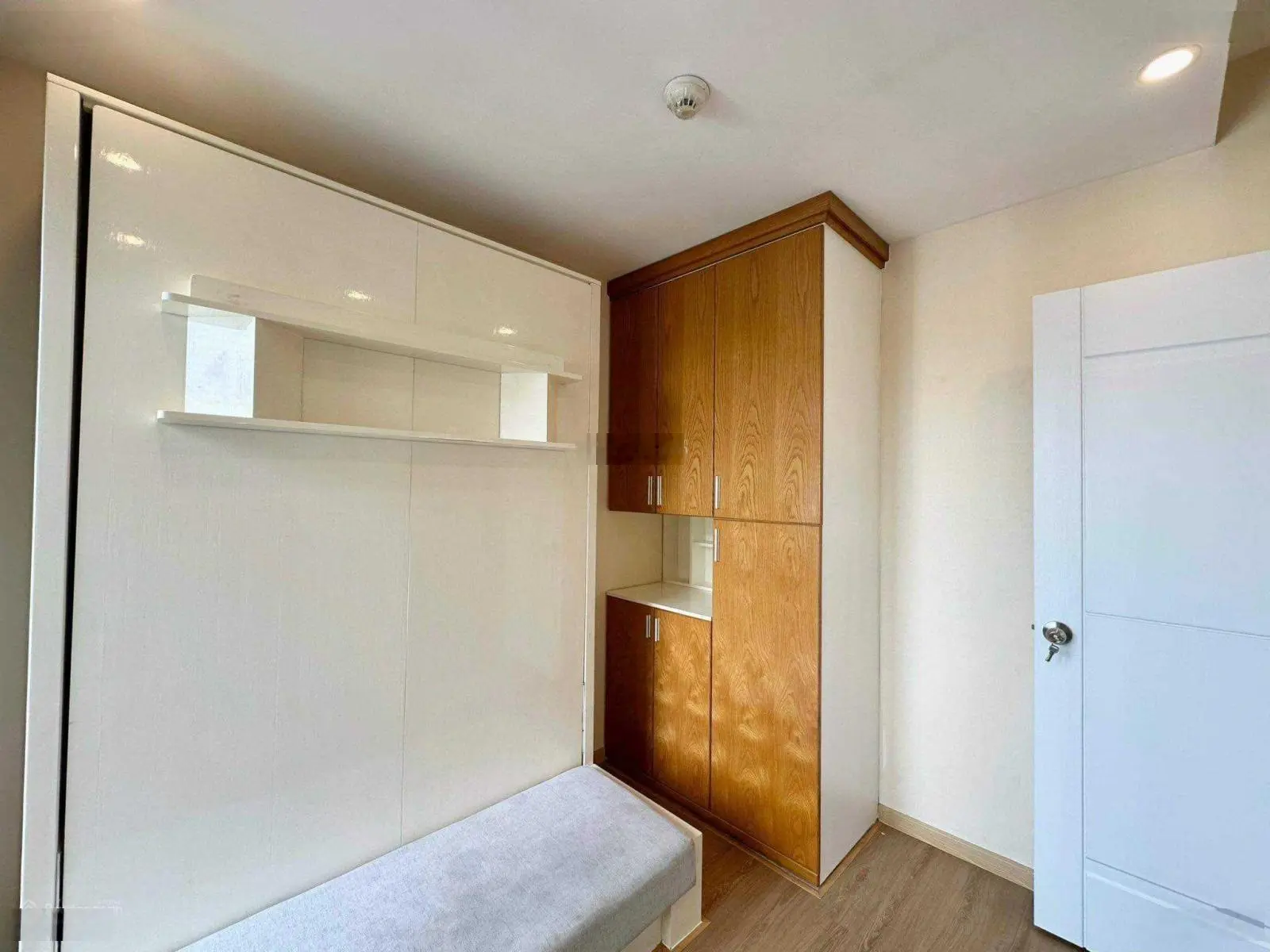 Bán căn hộ Garden Gate, 2PN, 2WC, 74m2, full nội thất, giá: 5 tỷ (bao sổ), liên hệ: 0908 435 ***
