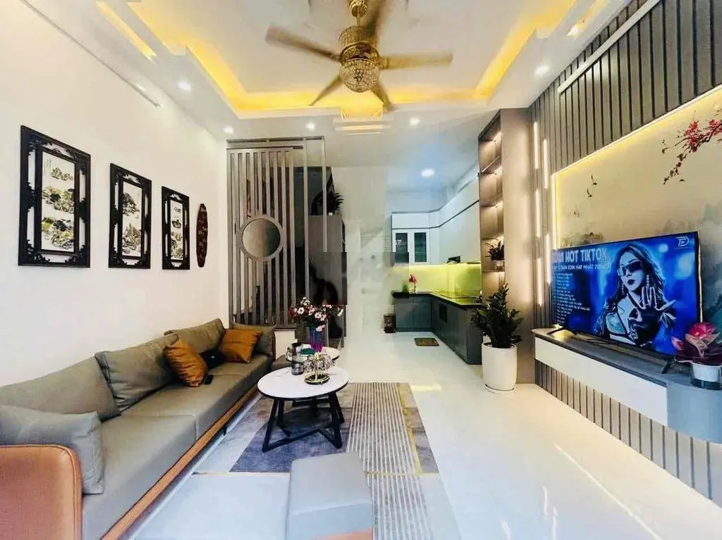 Tôn Thất Tùng, ngõ thông, 1p ra phố, mới tinh, full đồ, sân xe, 42m2.