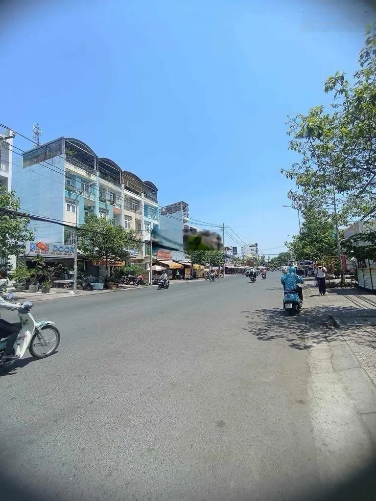 Bán nhà mặt tiền 4 tầng, ngang khủng 6m x 20m. Tặng nội thất cao cấp, đường Phạm Thế Hiển, Quận 8
