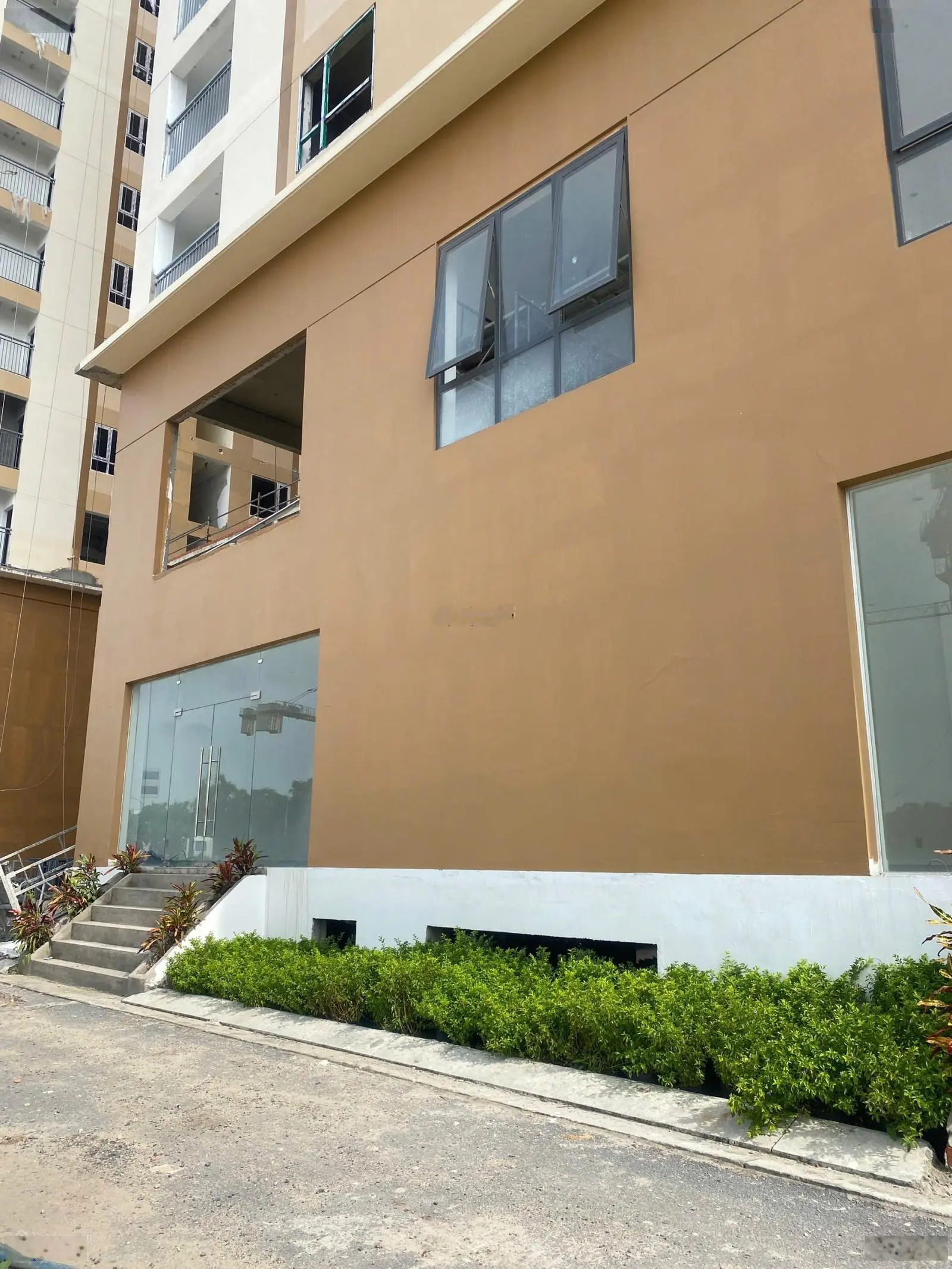 Nhà 1 trệt 1 lầu ngay trung tâm dự án Golden City