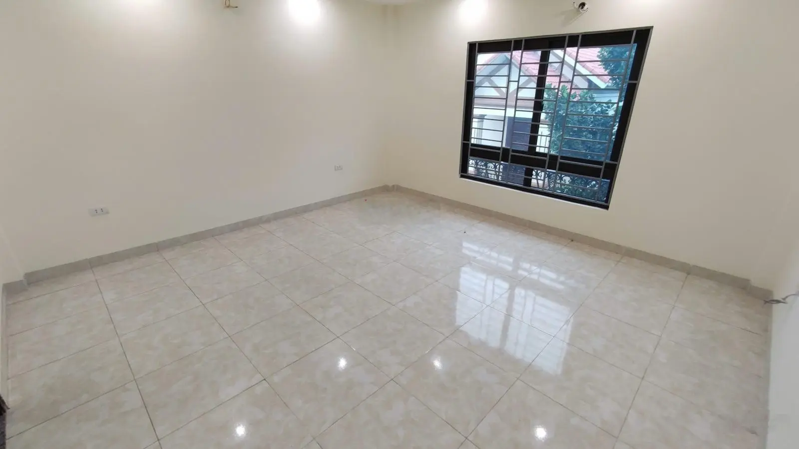 Nhà Nhân Huệ Đồng Mai ô tô vào giá 4.3 tỷ CTL 32m2*5T ngay Đấu giá dịch vụ phân lô Lh 0978 939 ***