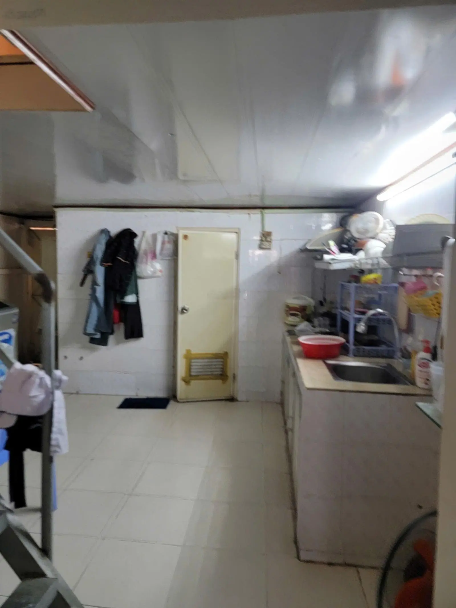 Hẻm ô tô quay đầu, 103,6m2, sổ vuông a4, gần hàng xanh, an ninh, dân trí cao