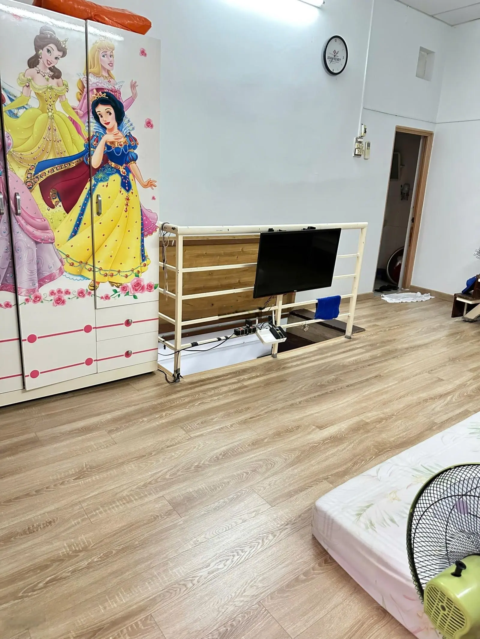 Cần Bán Gấp Nhà P10 Tân Bình đường Bùi Thế Mỹ 30m2 3 tầng chỉ 3,5 tỷ.