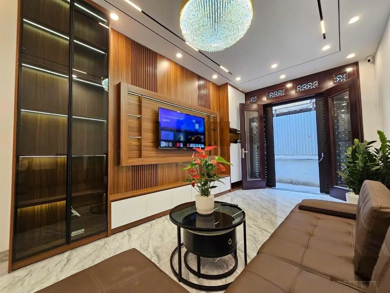 Bán nhà đẹp đại từ 47m2 x 5 tầng ngõ ô tô giá 7.9 tỷ gần hồ linh đàm