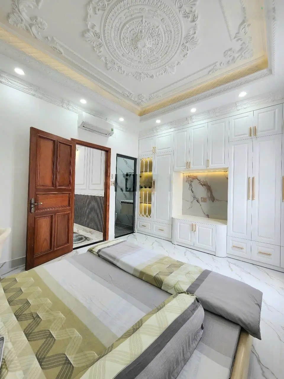 Bán nhà mới xây - tân cổ điển - xe hơi - Huỳnh Tấn Phát - thị trấn Nhà Bè