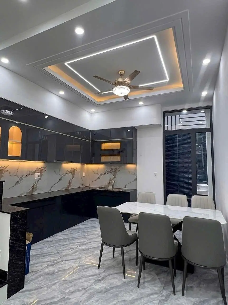 Chủ cần ra đi gấp căn nhà thiết kế siêu đẹp ngay chợ Thành Nam DT 85m2 mặt tiền đường nhựa 9m SHR