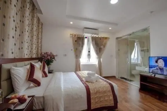 Bán ba khách sạn mặt phố Hàng Bông, lô góc, mặt tiền rộng, 28 phòng, 8 tầng, LH 0913851111