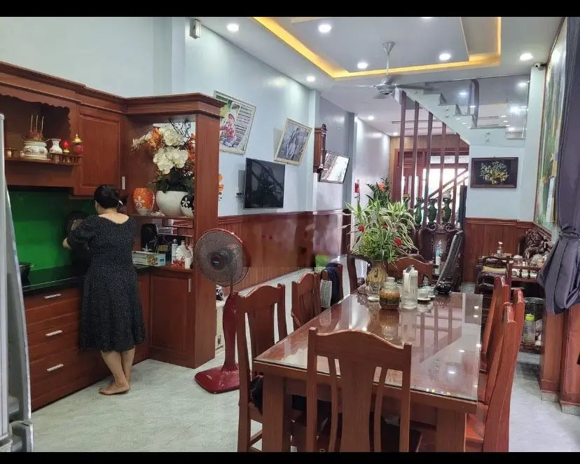 MTNB đườngnhựa 10m Lê Trọng Tấn, DT 4mx20m, đúc 3.5 tấm, nhà mới đẹp