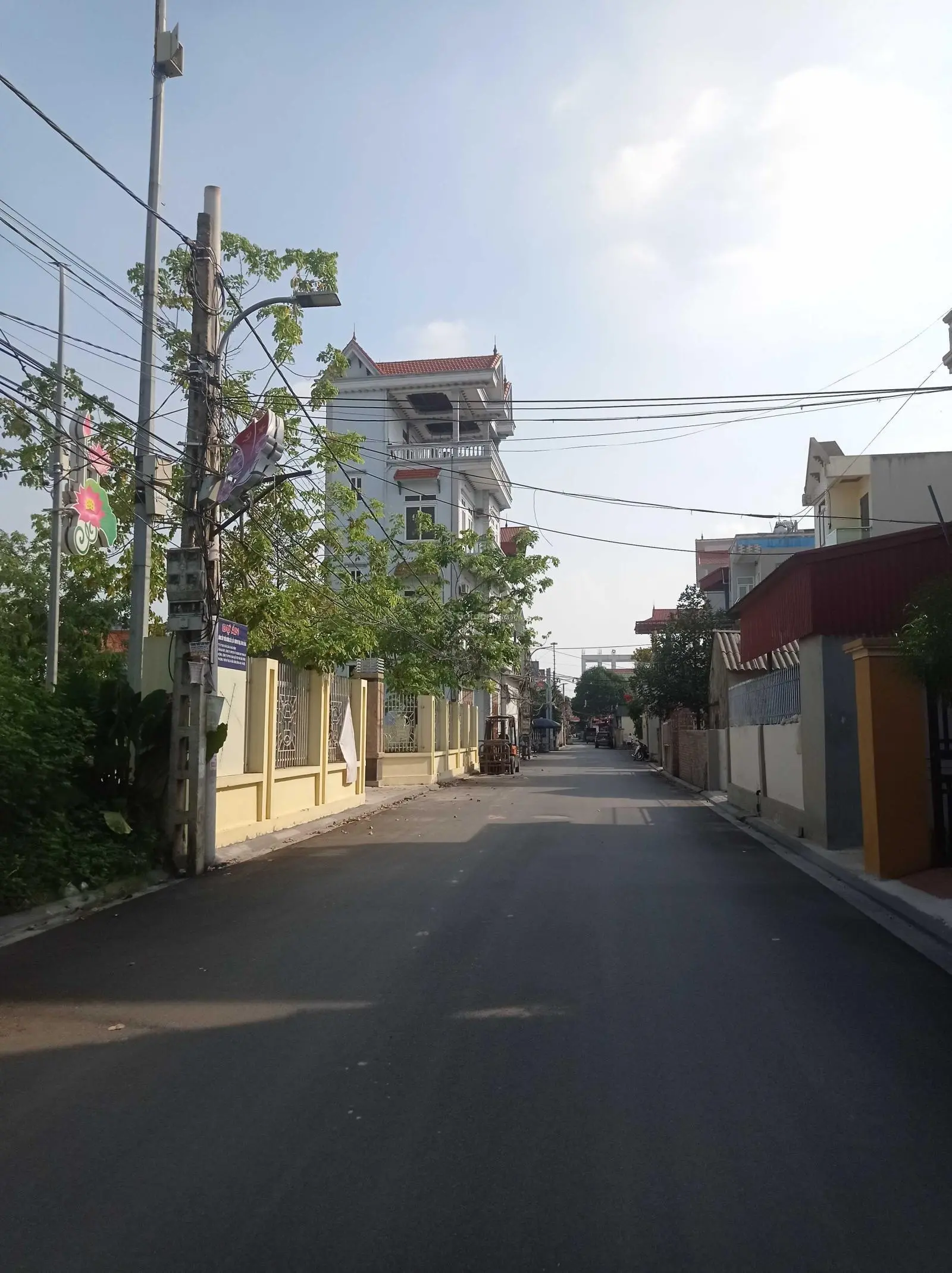 BÁN GẤP 52M2-3,6TỶ .ĐƯỜNG RỘNG 7M THÔNG THOÁNG . CÁCH VÕ NGUYÊN GIÁP 400M TẠI MĨ NỘI BẮC HỒNG ĐA HN