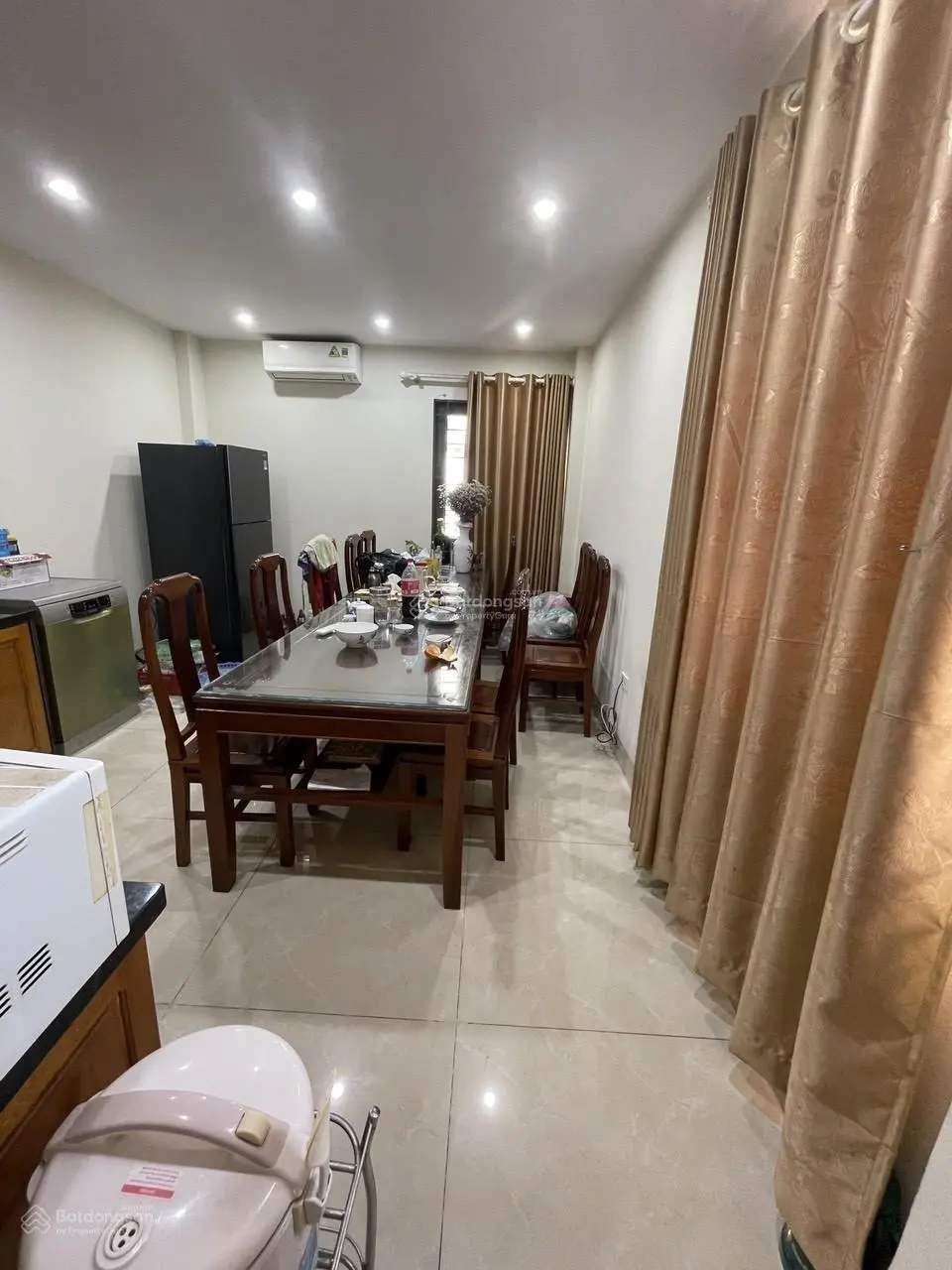Cần bán nhà phố Ngọc Khánh 76m2 4 T MT 3,92m giá hơn 11 tỷ ô chờ thang máy KD dòng tiền