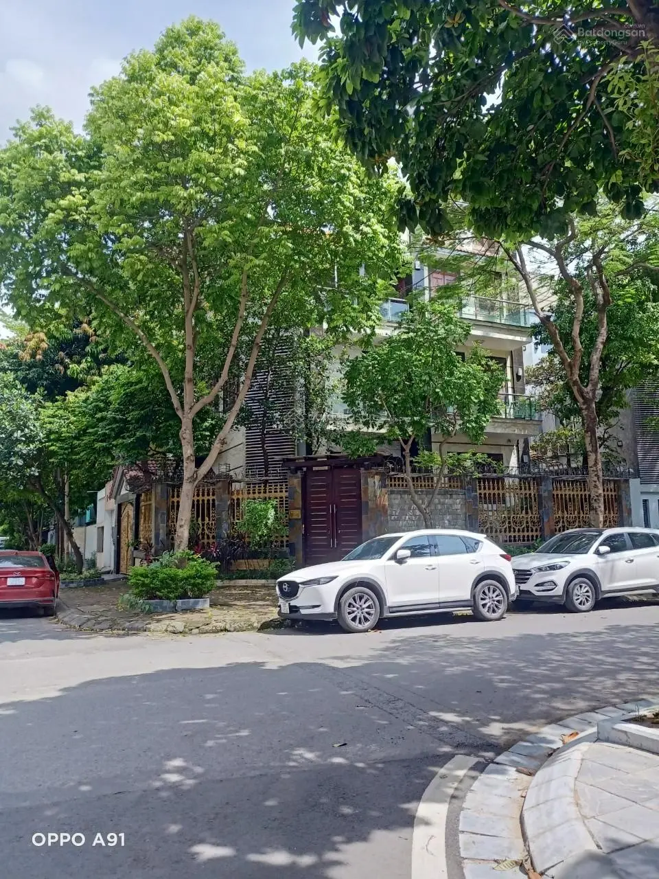 Bán nhà Mai Dịch, Cầu Giấy. Lô góc 82m2 , lô góc, mặt tiền 18m, vỉa hè 18m, dưới cà fee nhỉnh 19 tỷ