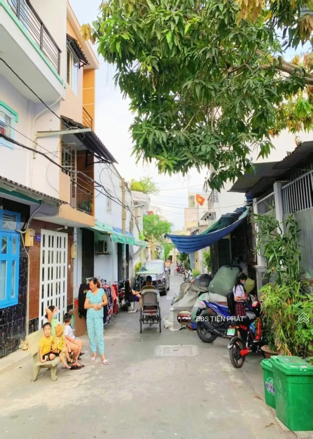 Nhà bán hẻm 79/ đường Liên Khu 8 - 9, DT: 3mx4m (xây đủ). Đúc 2 Lầu 2 PN, 2 WC giá: 2,05 tỷ TL
