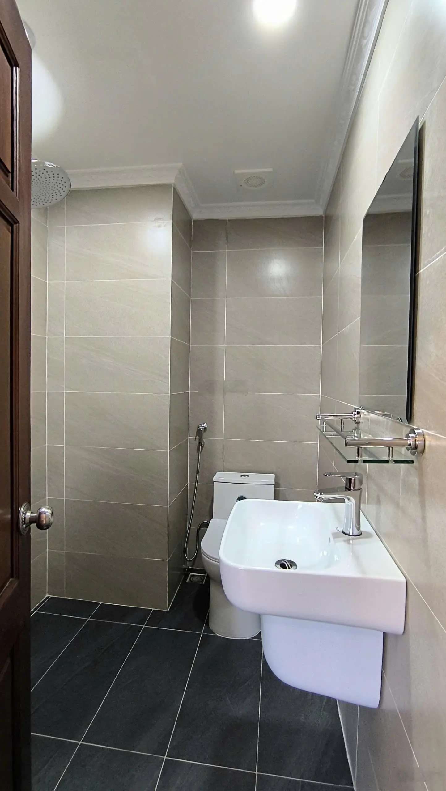 (Nhà đẹp) bán căn hộ tại dự án: C2 - Nguyễn Cơ Thạch 2PN + 1 2VS, 82m2, full nội thất, BC Đông Nam