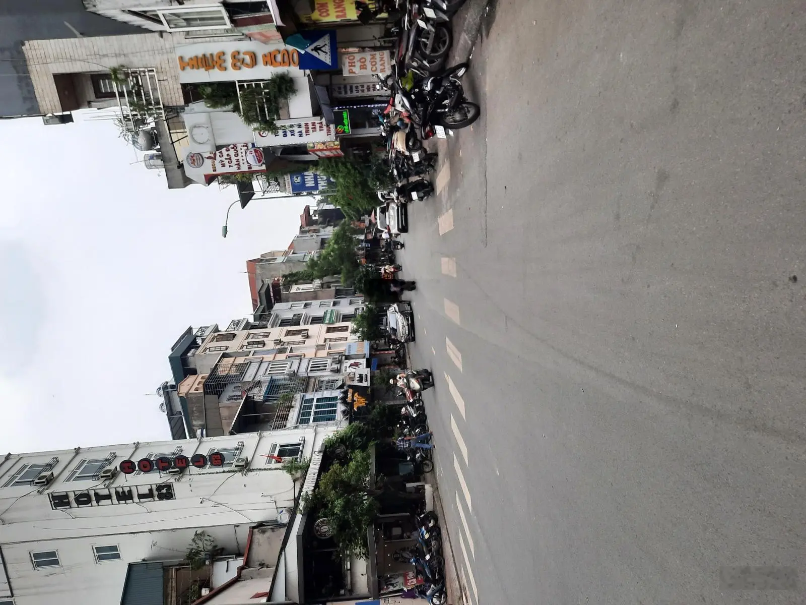 CỰC HIẾM, CÓ 102,BÁN NHÀ MẶT PHỐ QUẬN ĐỐNG ĐA,HÀNG CHÁO,122M2,5 TẦNG, 2 MẶT THOÁNG.GIÁ GẦN 400TR/M2