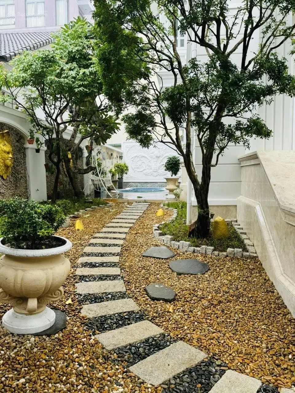 Bán biệt thự đẹp Thảo Điền, Quận 2 DT: 303m2(14mx26m) hầm 3 tầng hồ bơi sân vườn giá 69 tỷ TL
