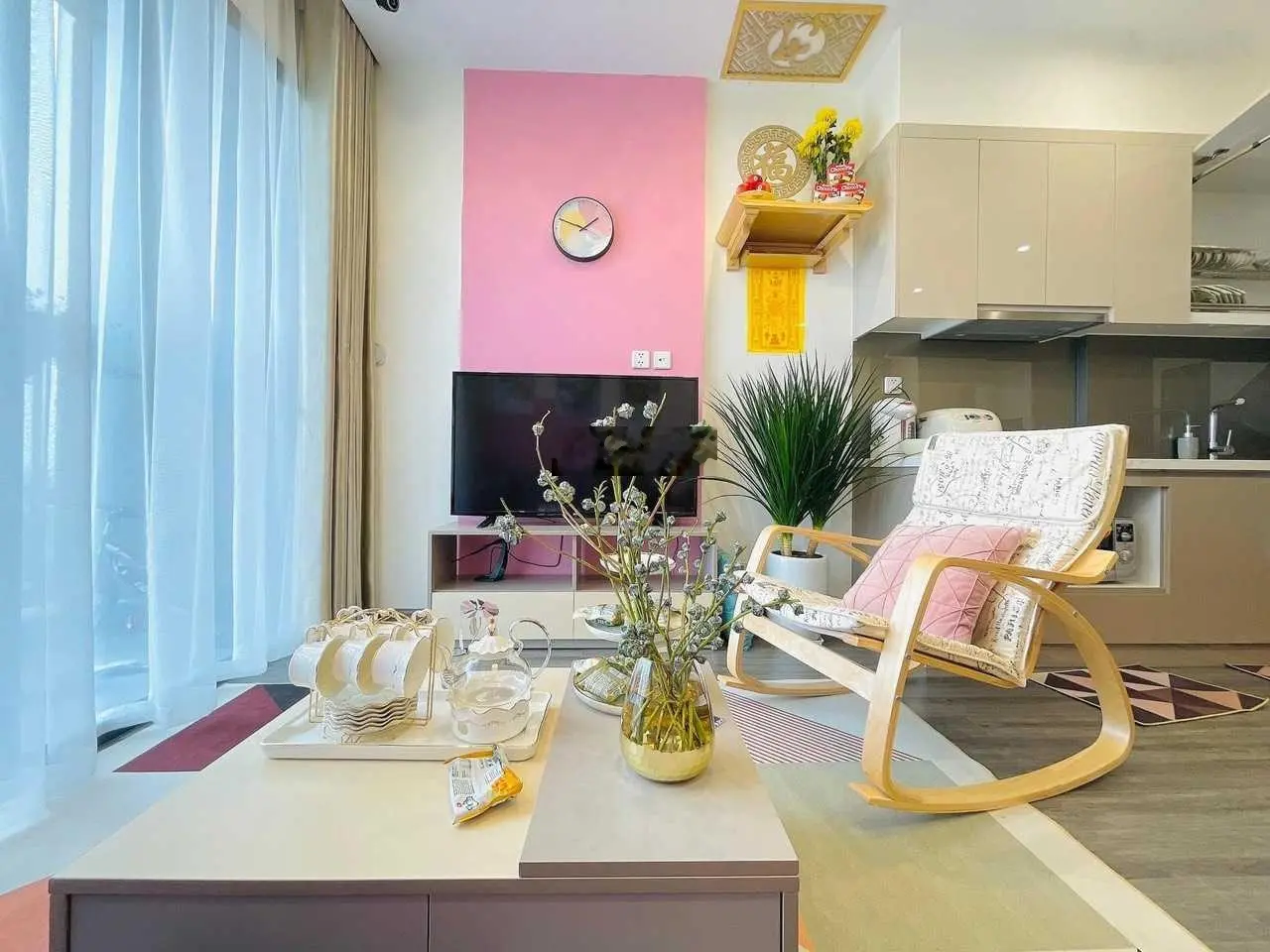 Hàng hiếm căn studio full nội thất giá chỉ 1 tỷ 400tr tại Vinhomes LH: 0987 767 ***