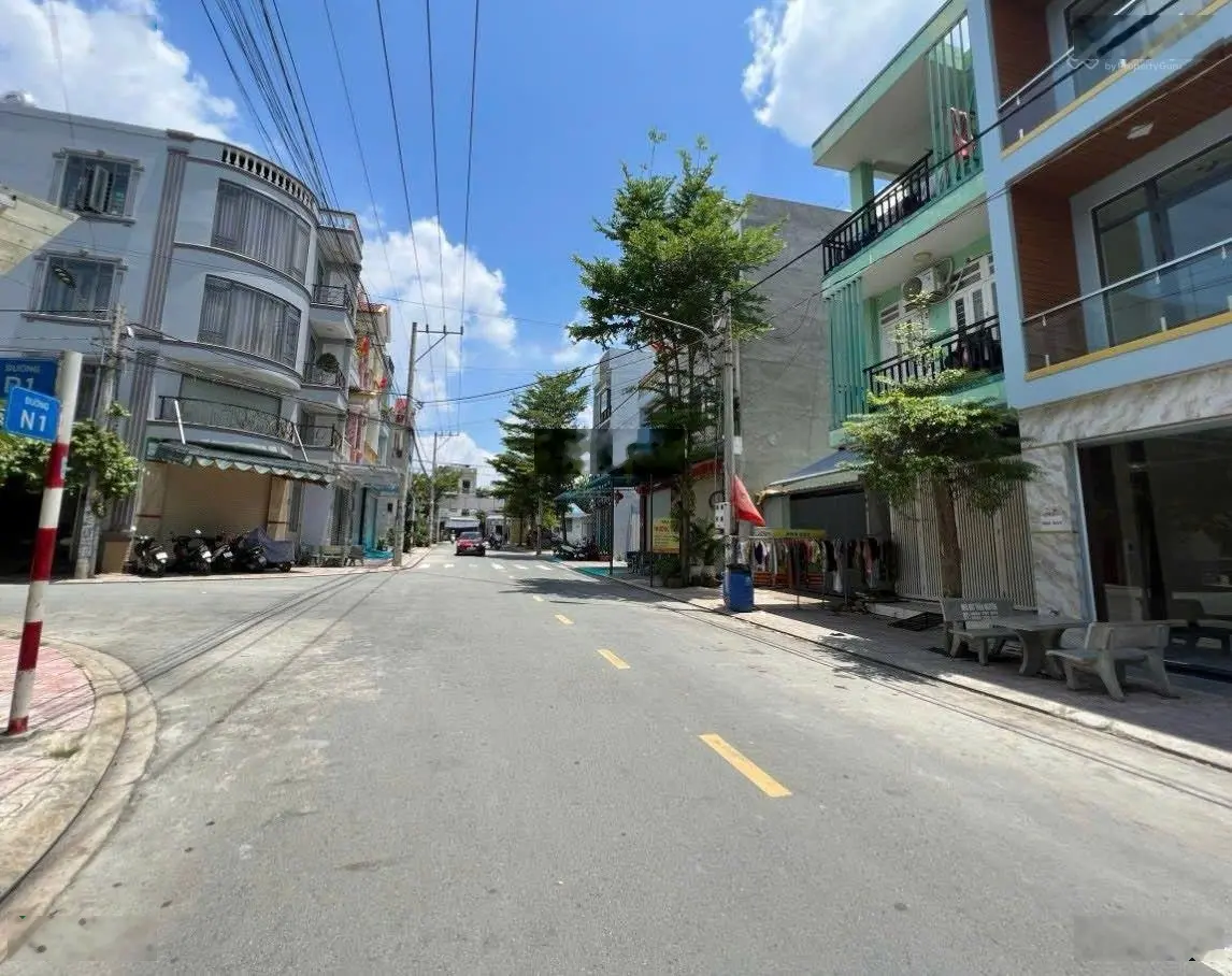Nhà phố KDC Lê Phong, Tân Bình gần ngã tư Chiêu Liêu Tp Dĩ An