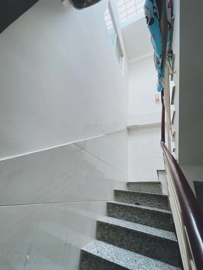Mặt tiền đường số quận 4, phường 4 - gần trường đảng - 4 tầng BTCT kiên cố
