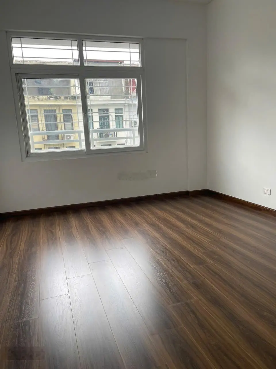 Bán gấp căn hộ 90m2, giá 4 tỷ, chung cư 54 Hạ Đình, 3PN 2WC. Liên hệ 0775 246 ***