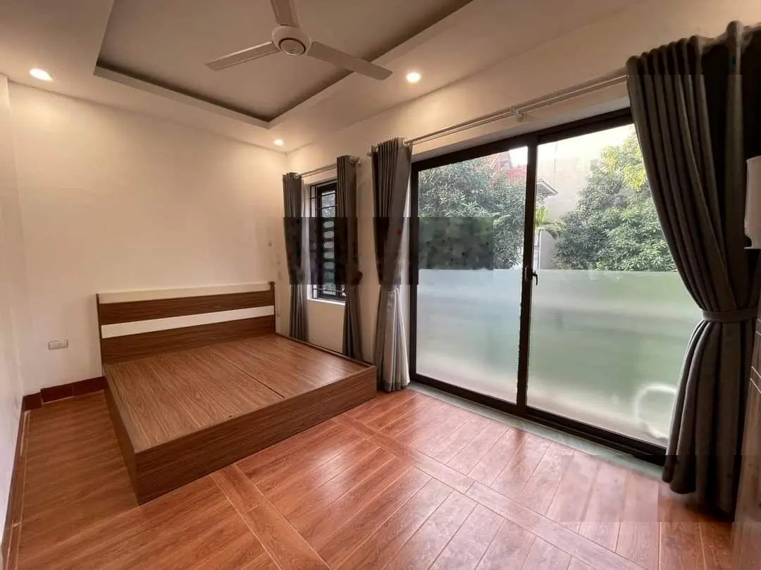 Nhà gần Học viện Tài Chính, mặt trước thoáng, đường ô tô nhỏ, DT 32m2 x 5 tầng, mặt tiền 5.23m