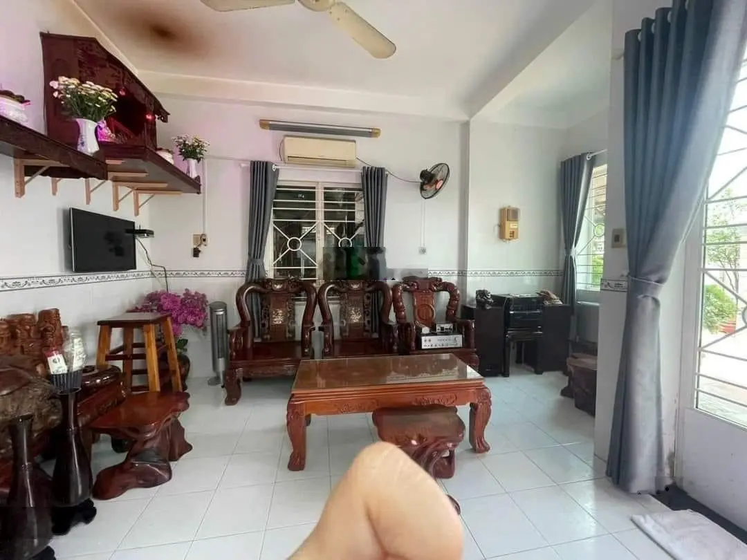 Bán nhà hẻm Dương Cát Lợi Thị Trấn Nhà Bè, góc 2mặt tiền thoáng sản phẩm đẹp giá rẻ. Lh 0909 519 ***