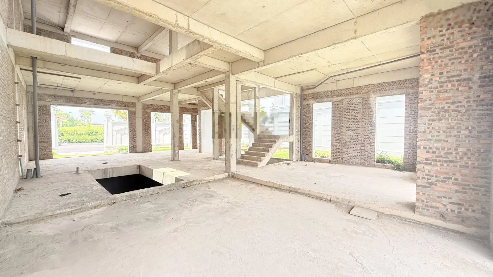 Gia đình tôi cần bán gấp biệt thự him lam vĩnh tuy, view sân golf. 468m2 x 5tầng - giá 235tỷ.
