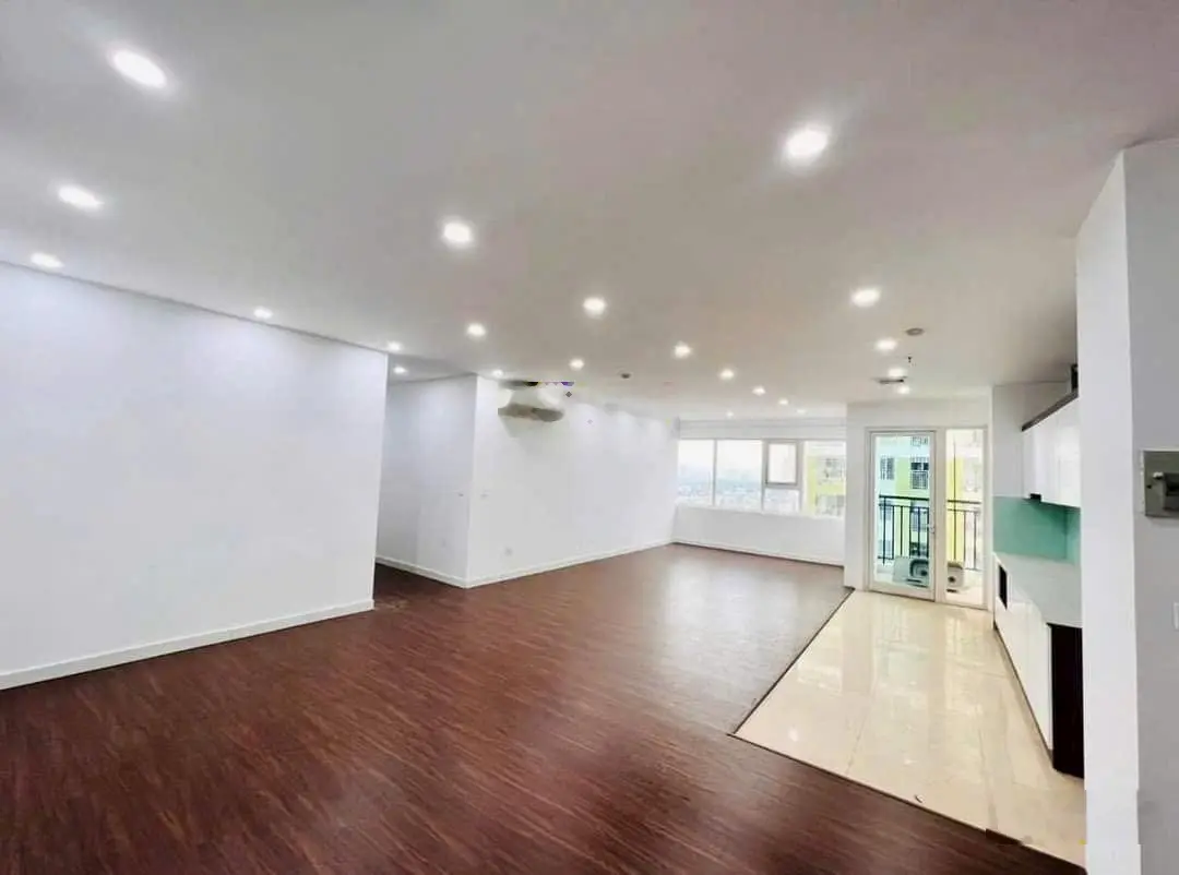 CĐT ra hàng căn 3 ngủ 130m2, tòa A, DA Hồ Gươm 102 Trần Phú, giá tốt. LH: 0912 824 ***