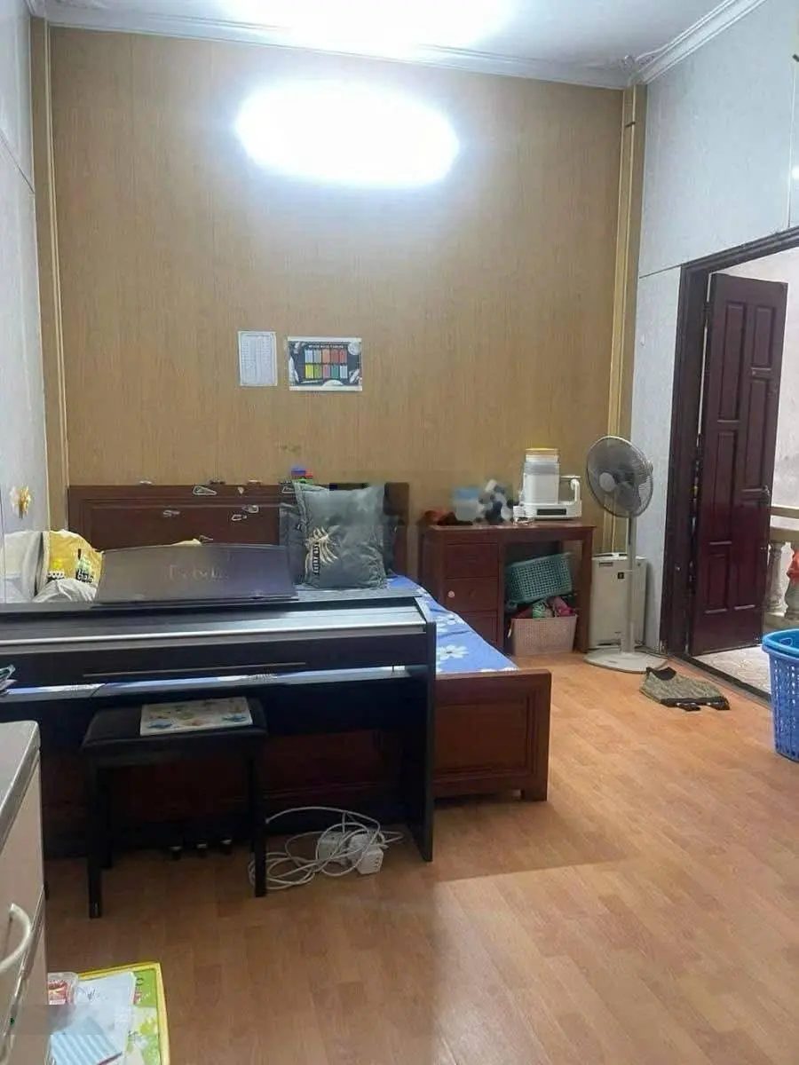 Bán nhà riêng 3T tại ngõ 69A Hoàng Văn Thái, 6,9 tỷ, 46 m2, 3PN, 2WC, pháp lý đầy đủ. Ô tô đỗ cửa