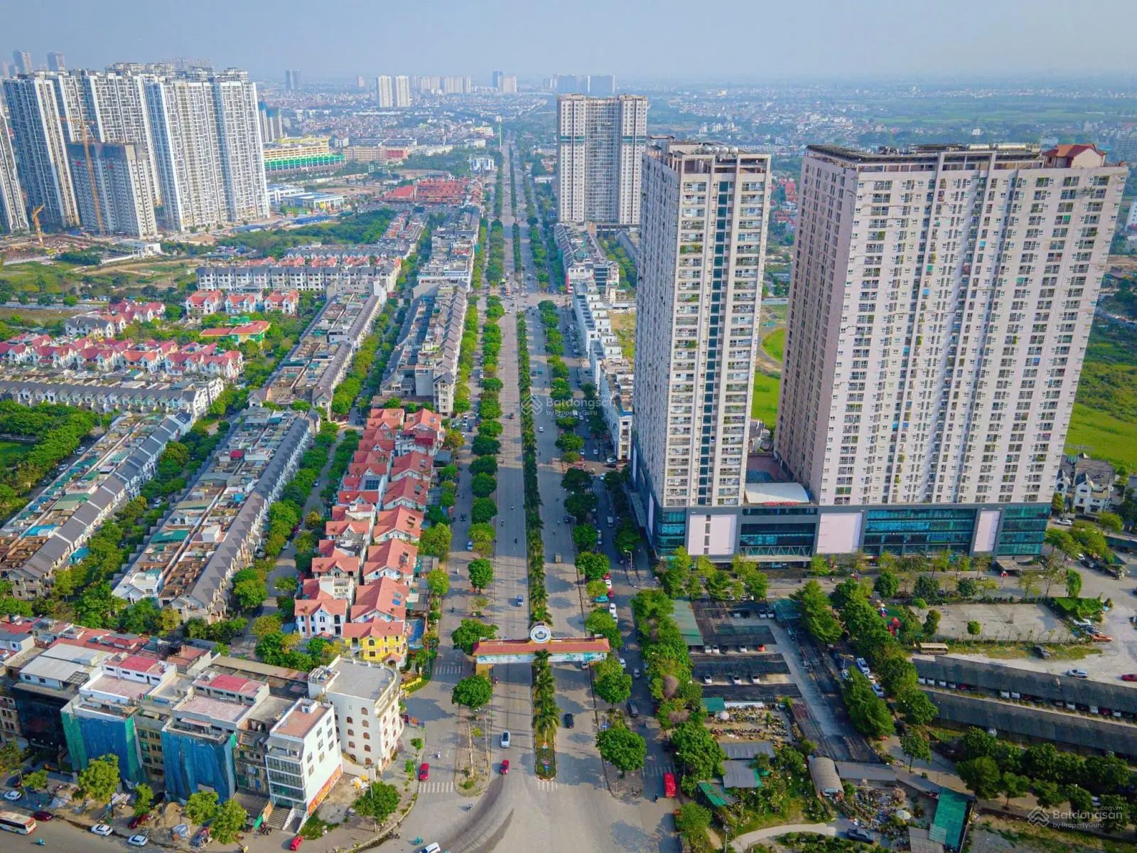 Bán gấp nhà 3 tầng, mặt tiền 8m, sổ đỏ An Khánh, đường ô tô