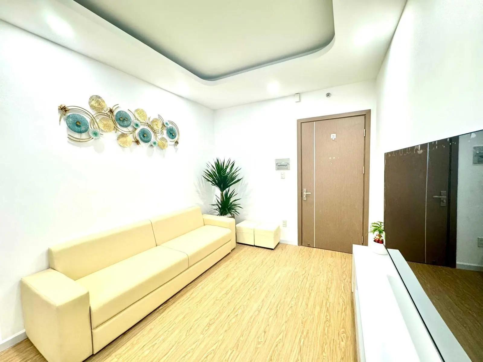 Bán gấp căn 2 phòng ngủ 58.8m2 đầy đủ nội thất mới giá chỉ 1.58 tỷ