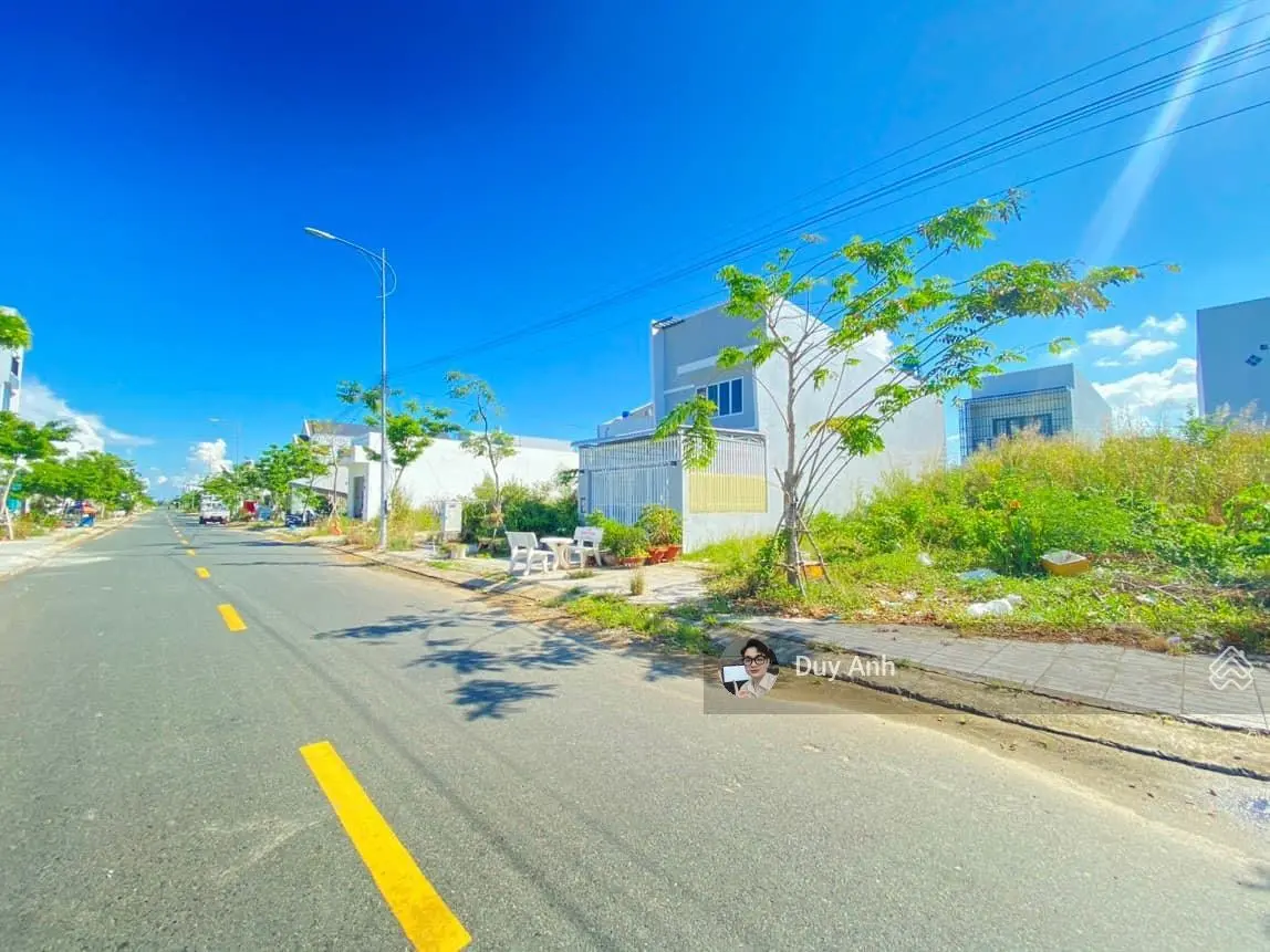 Kẹt vốn bán gấp lô đất đối diện bệnh viện Bà Rịa, KP4, Long Tâm, Bà Rịa - Vũng Tàu. 120m2/ Shr