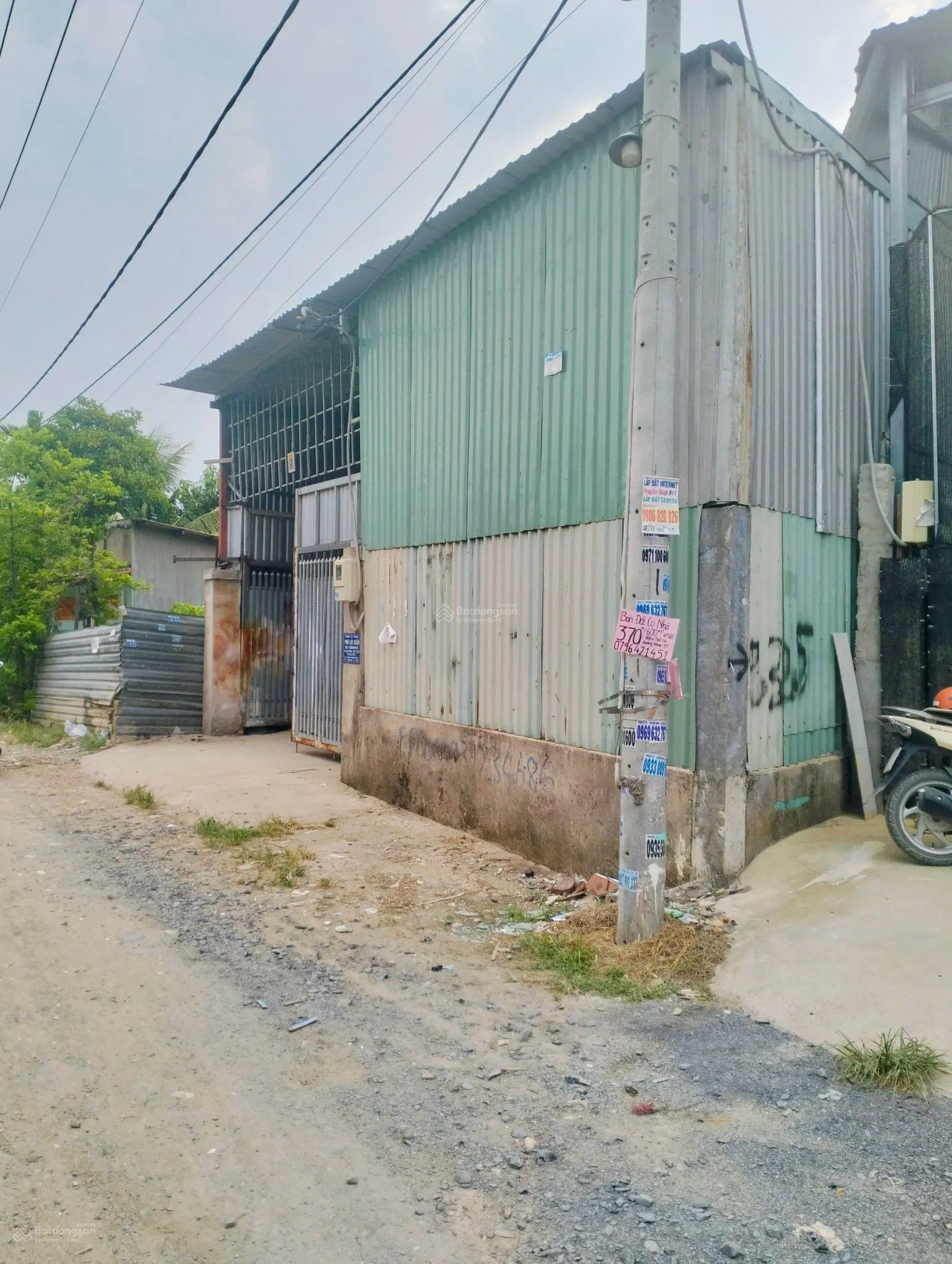 Bán căn nhà Thạnh Xuân 24 đang cho thuê làm xưởng vị trí đẹp khu dân cư đông đường thông tứ hướng