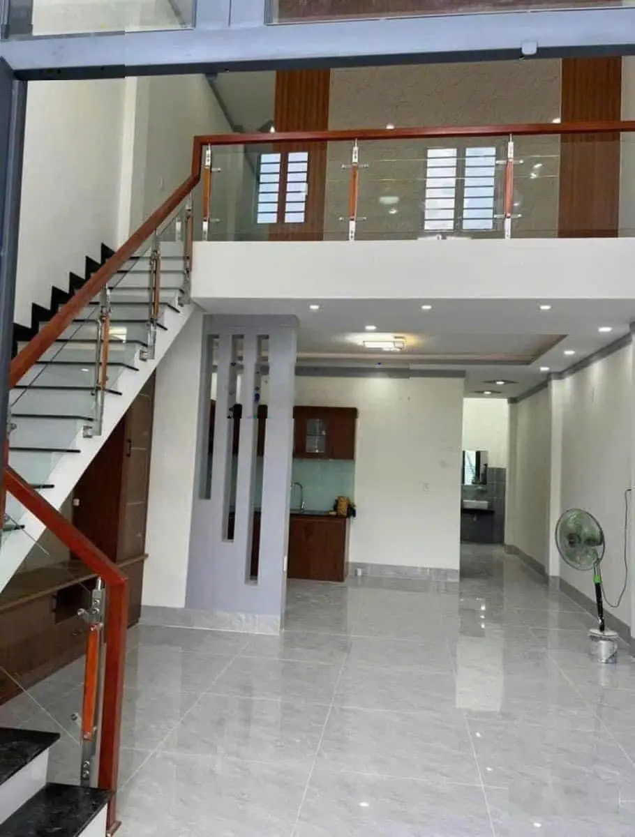 Nắm chủ, căn nhà gần cầu vượt Nguyễn Văn Linh giá full 1tỷ720 giá còn thương lượng, chính chủ