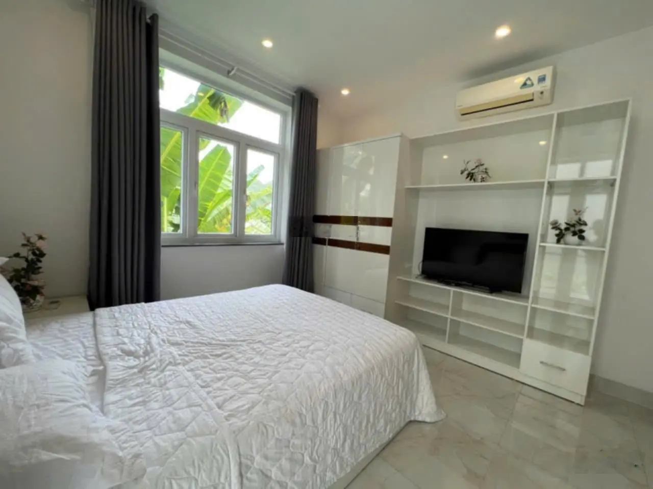 Biệt thự biển An Viên, Nha Trang, DT 264 m2, xây 1 hầm 3 tầng, sổ hồng hoàn công, bán 29 tỷ