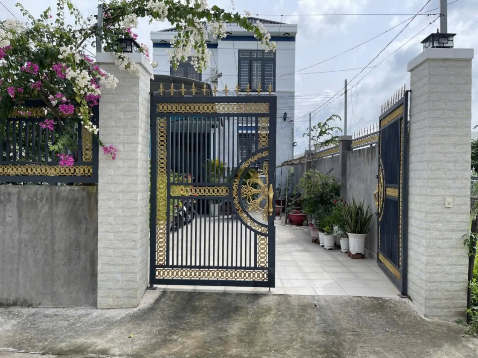 Bán biệt thự 252m2 đường Bùi Thị Xuân - TP Dĩ An
