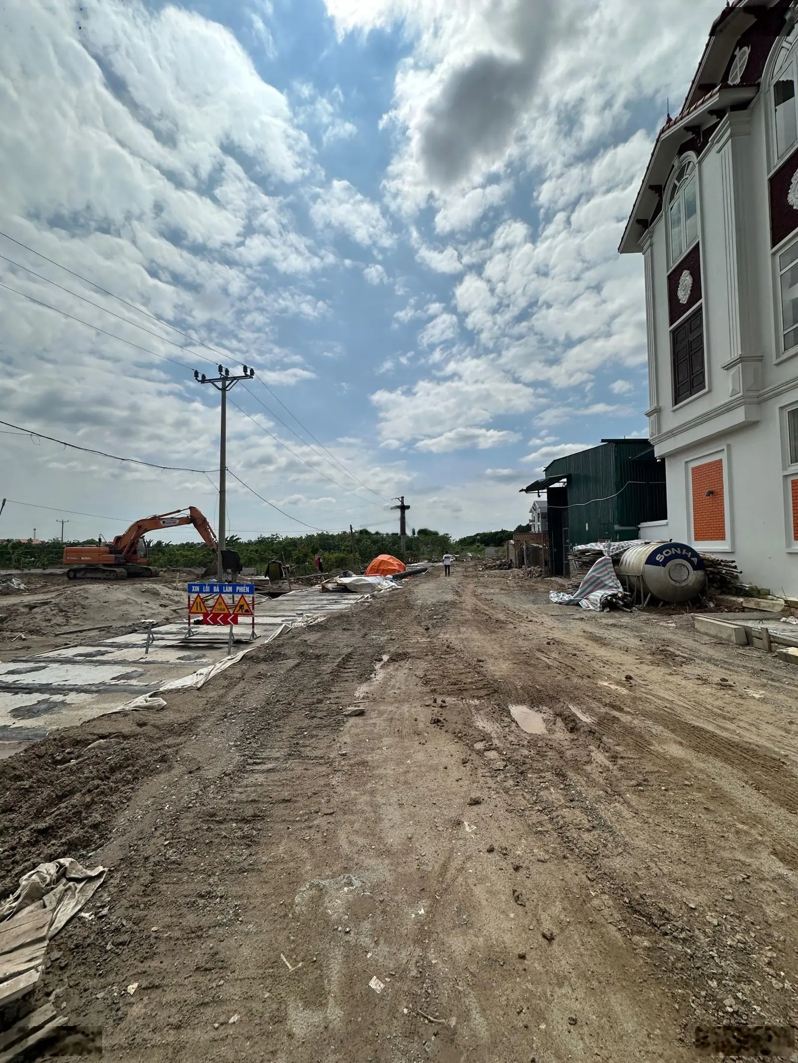 Cần bán 108m2 đất thổ cư Thôn 13, Nghĩa Trụ cách dự án Vinhomes 200m2, kết nối đi Vành Đai 4
