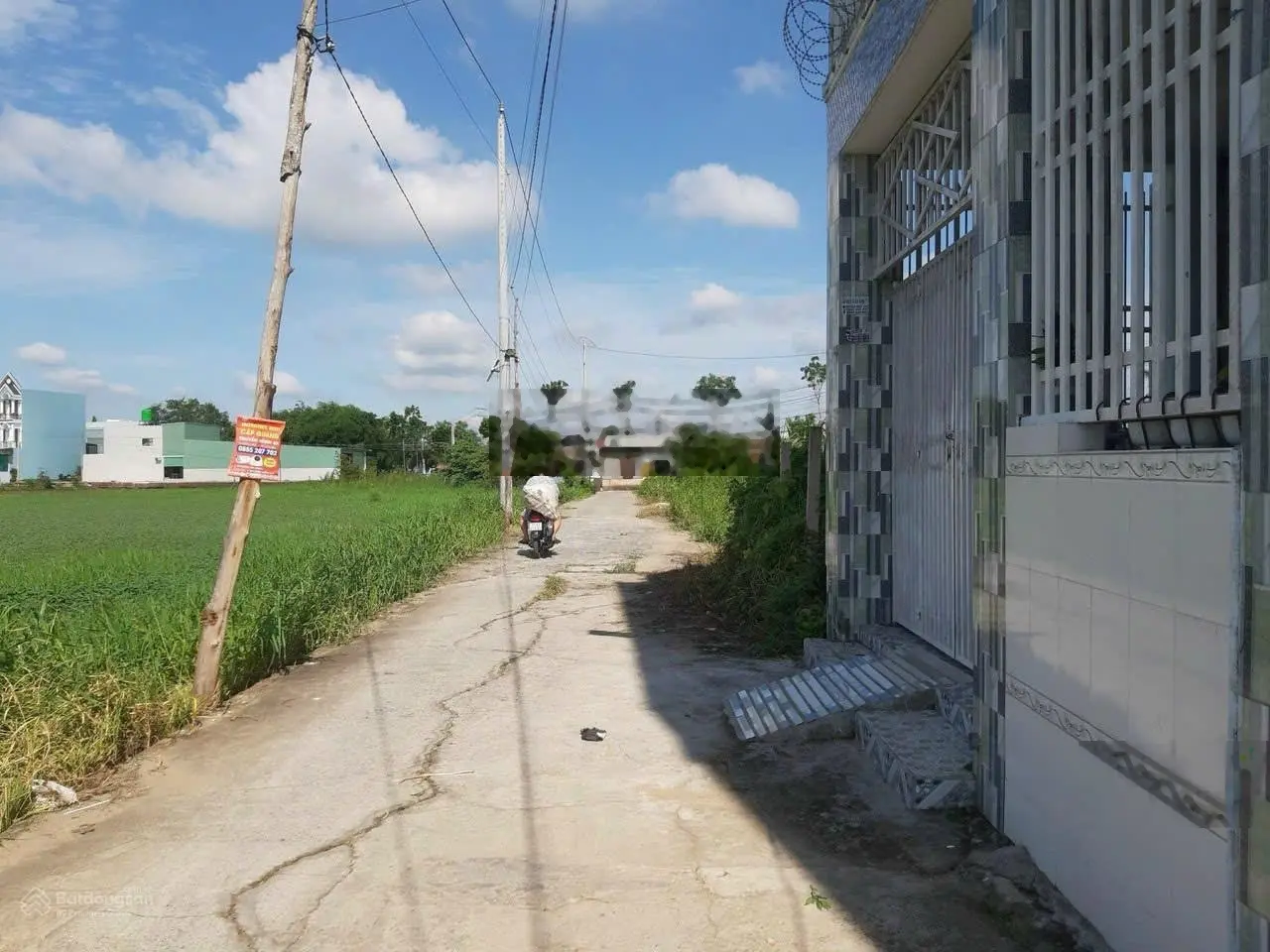 Bán gấp lô đất thổ cư 165m2 đường tuyến tránh QL 50 - ngay vòng xoay tân kim