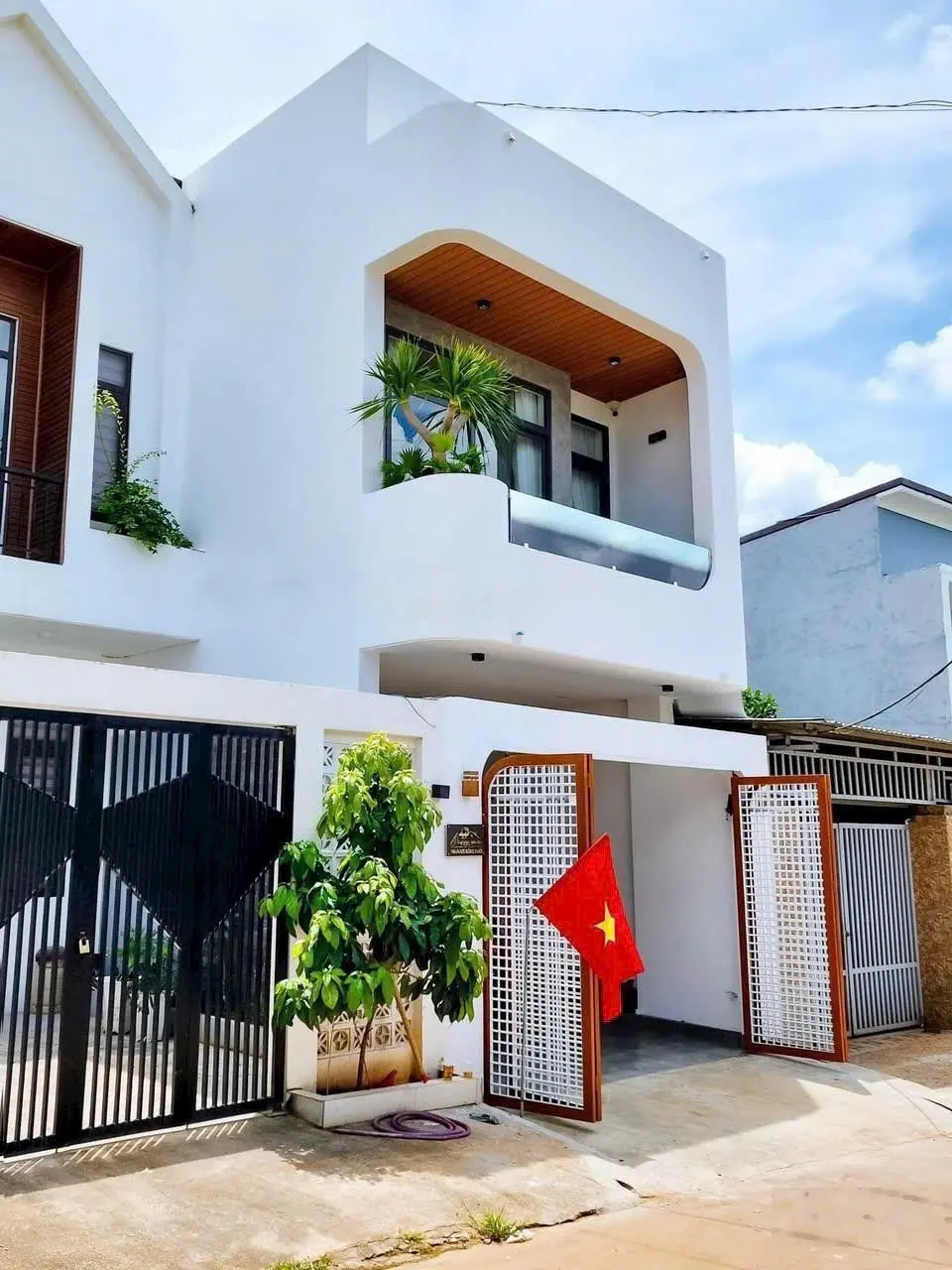 Nhà phố đẳng cấp nhất hẻm Giải Phóng ngay trung tâm p. Tân Lợi