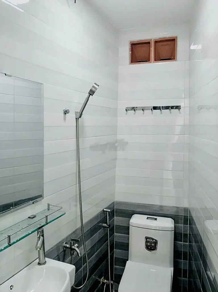 MẶT TIỀN KD LÊ QUYÊN GẦN UỶ BAN Q8