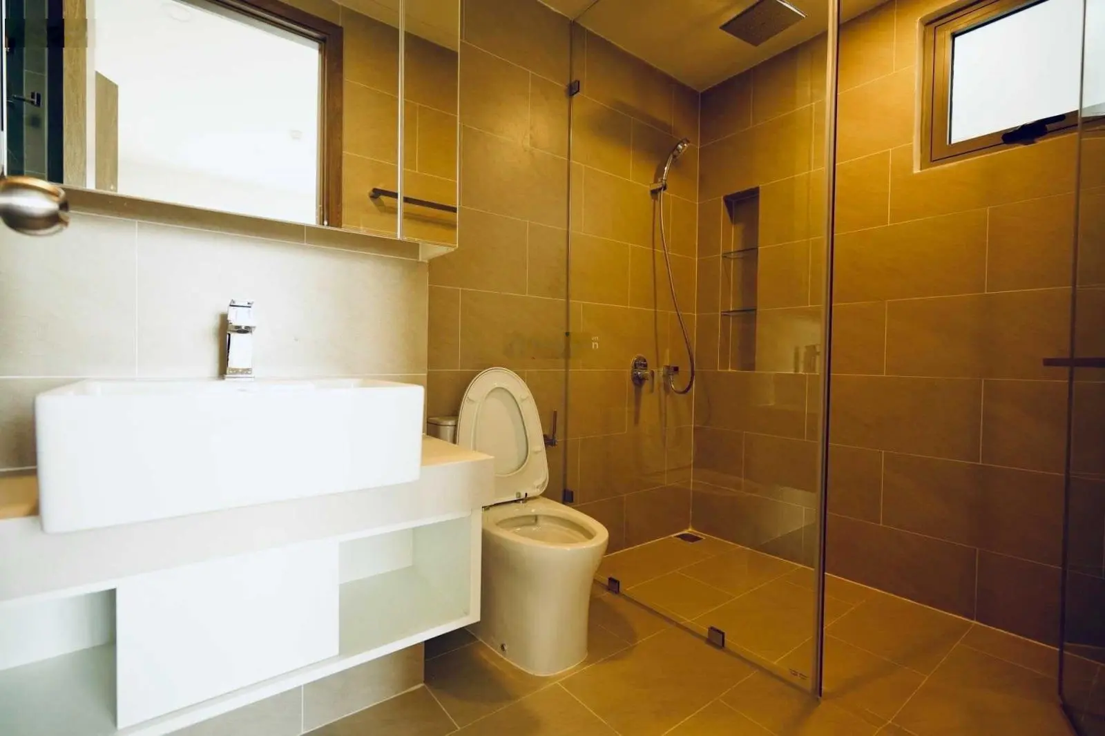 Bán gấp căn hộ cao cấp River Panorama Quận 7 giá: 2 tỷ 950 (gồm 2PN + 2WC 63m2). LH Em Tuấn xem nhà
