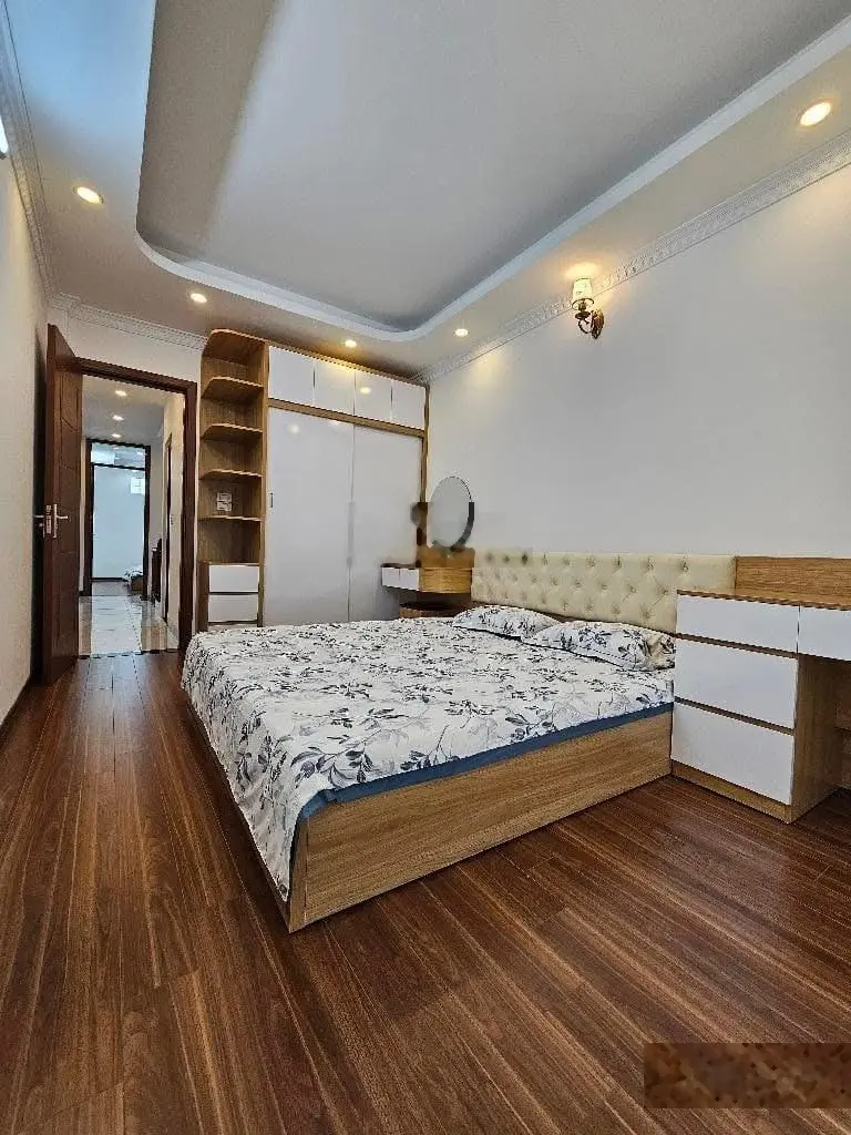 Chính chủ cần bán nhà xây 5 tầng 1 tum vuông vắn, nhà xây mới giá tôi bán gấp chỉ 6.5 tỷ, sẵn sổ