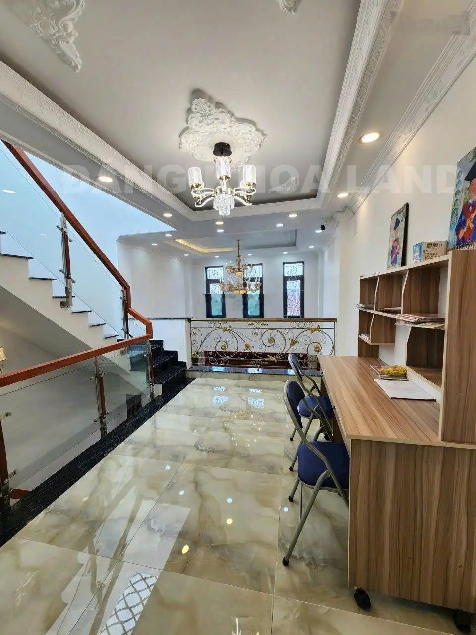 Chốt gấp !!! Chỉ 7 Tỷ - Nhà Đẹp Hiện Đại, Vào Ở Ngay, Gần Phạm Văn Đồng!