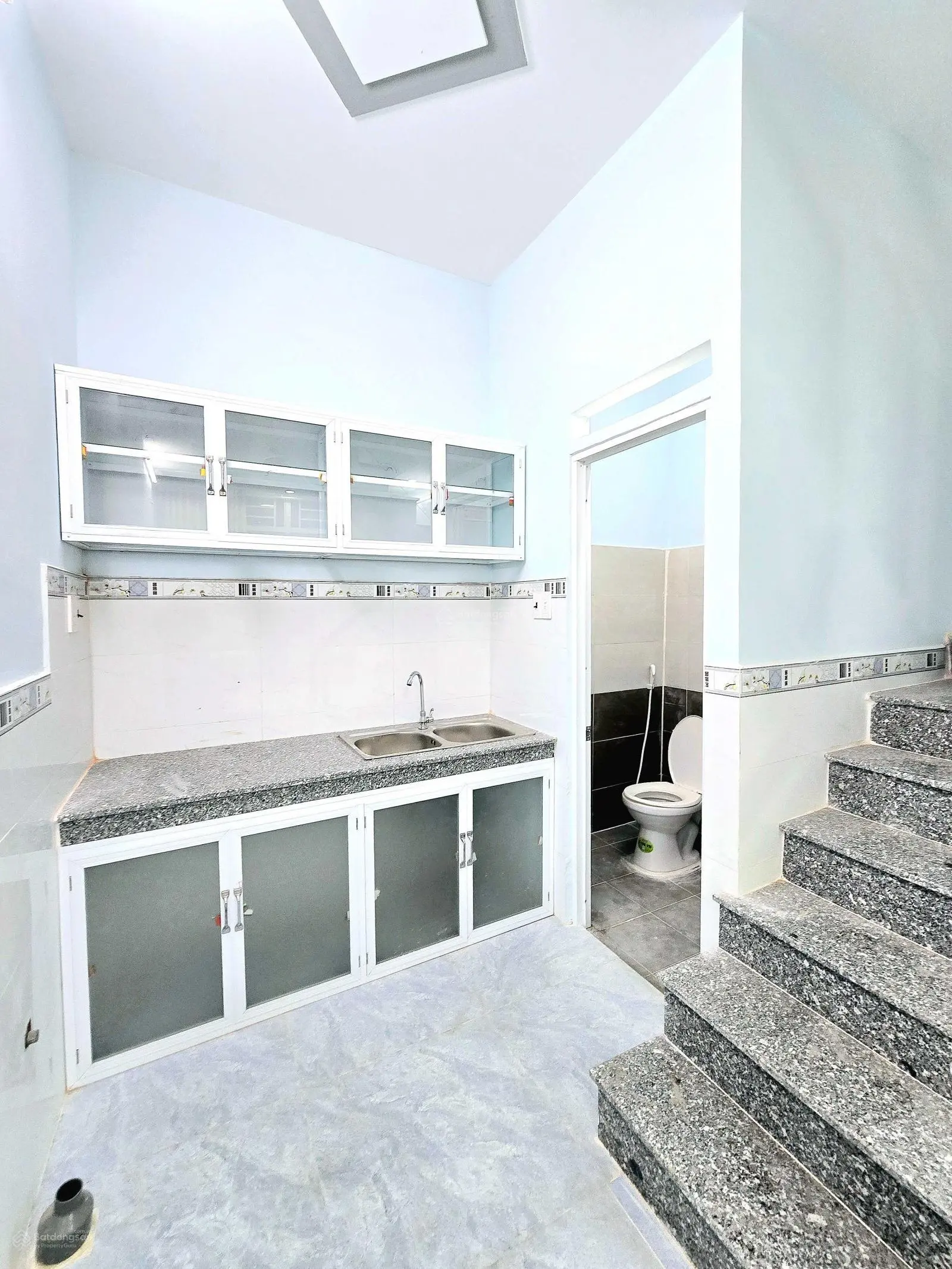 Bán nhà 1 lầu - mới hoàn thiện - xe hơi đậu kế bên nhà