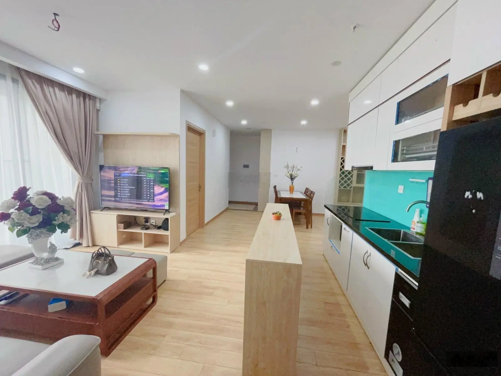 Chính chủ bán căn 2 ngủ chung cư Bonanza Dreamland 72,6m2 giá 4,4 tỷ, sẵn sổ full nội thất ảnh thật