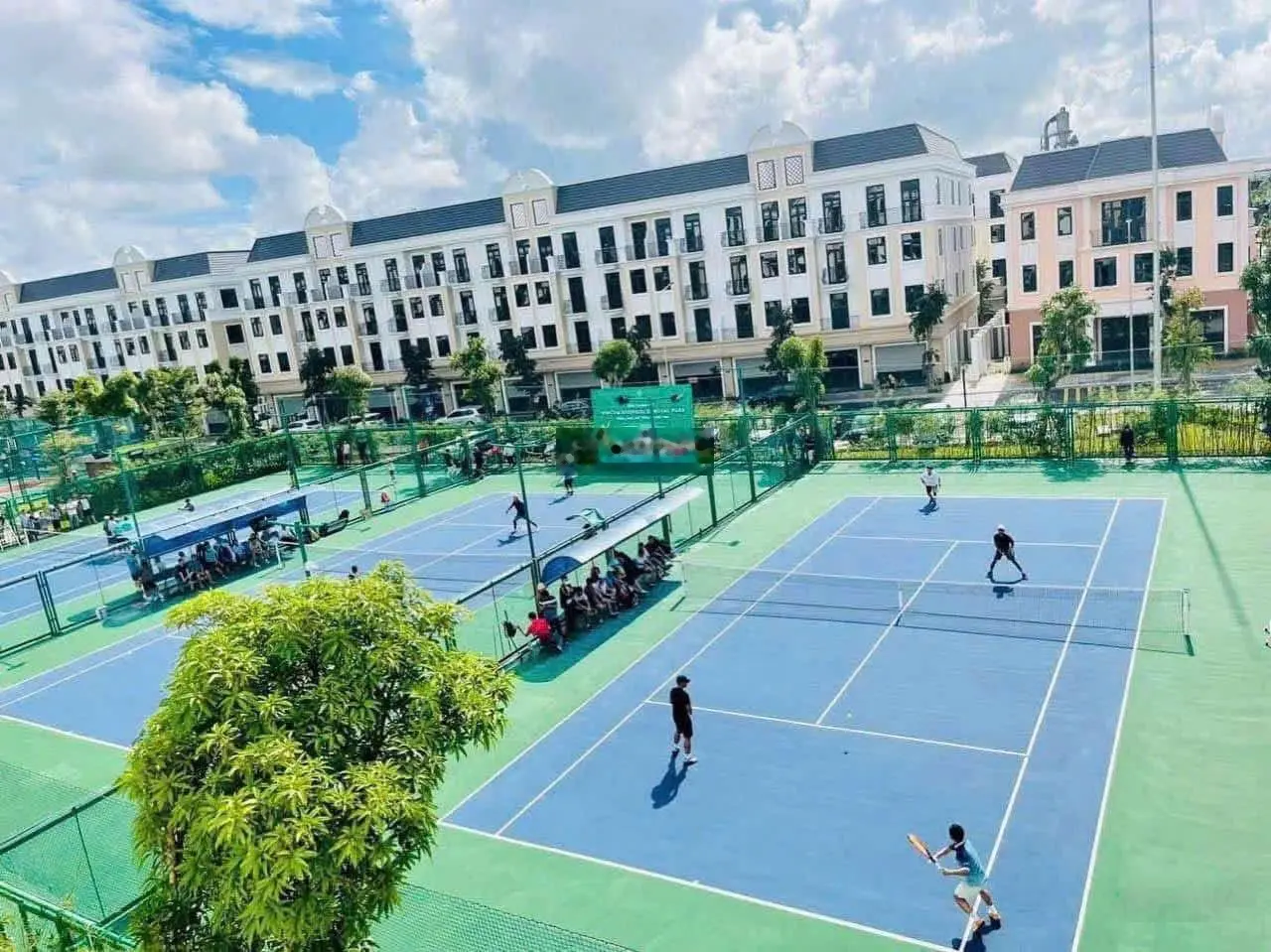 Bán Căn Biệt Thự Vincom Shophous 3 mặt Tiền 85m Đắc địa, vị trí Trung Tâm TP Đông Hà - Quảng Trị