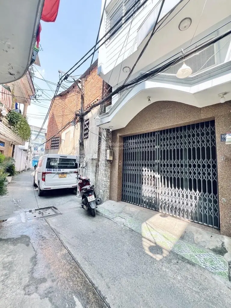 Nhà 6 tầng BTCT, Lạc Long Quân, phường 8, Tân Bình 45 m2, 7 PN 4,2m X 11m chỉ có 6,95 tỷ .