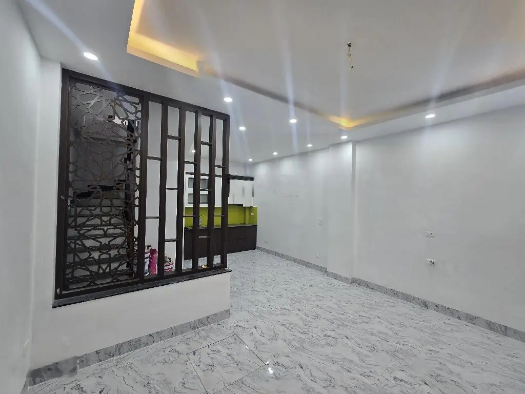 Siêu phẩm 6 tầng mới koong, sát tđc tứ hiệp với giá chỉ nhỉnh 4tỷ, ngõ nông 15m ôtô