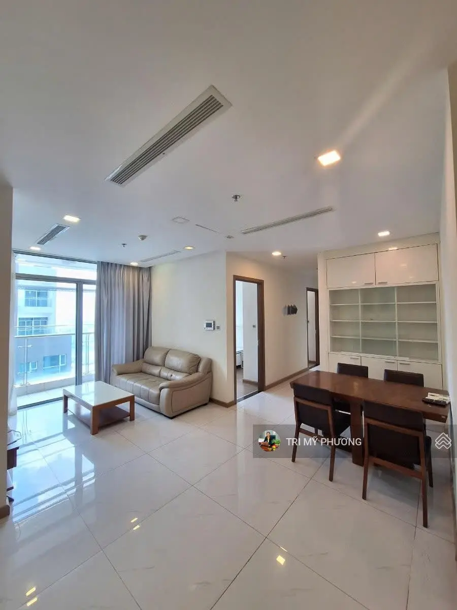 Độc quyền căn 3PN, giá mua bán siêu hời, 116m2, tầng cao, có nội thất, Vinhome Central Park.