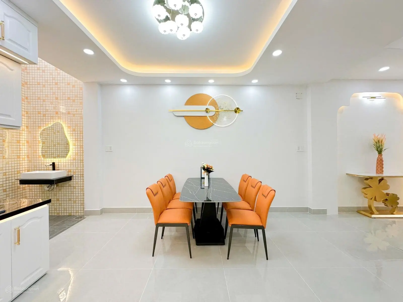 Bán nhà sổ riêng 58,9m2 xây dựng 4 tầng full nội thất gần sát Quận 7 chỉ 300m