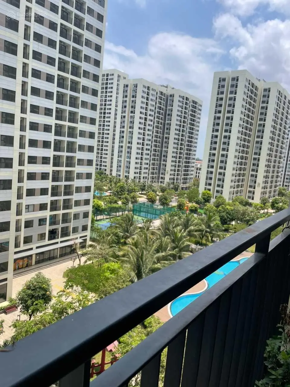 Bán căn hộ 1PN + Có sổ tòa S6 giá 2tỷ250 bao thuế phí Vinhomes Grand Park Quận 9